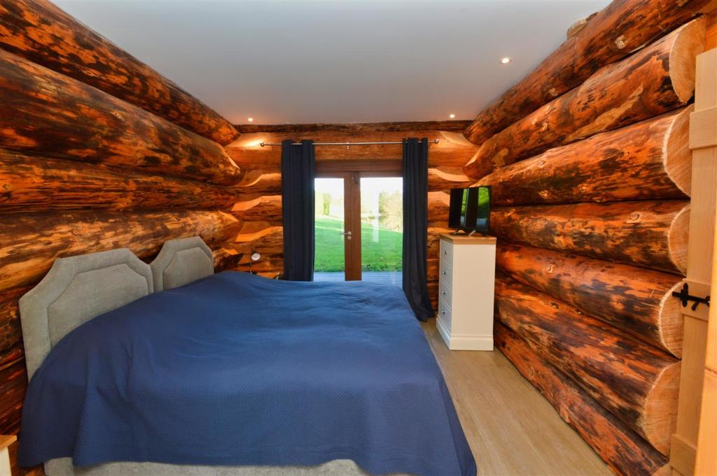 Lodge Bedroom 2