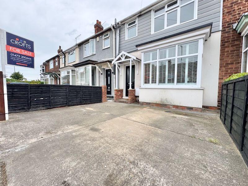 Front garden (parking)