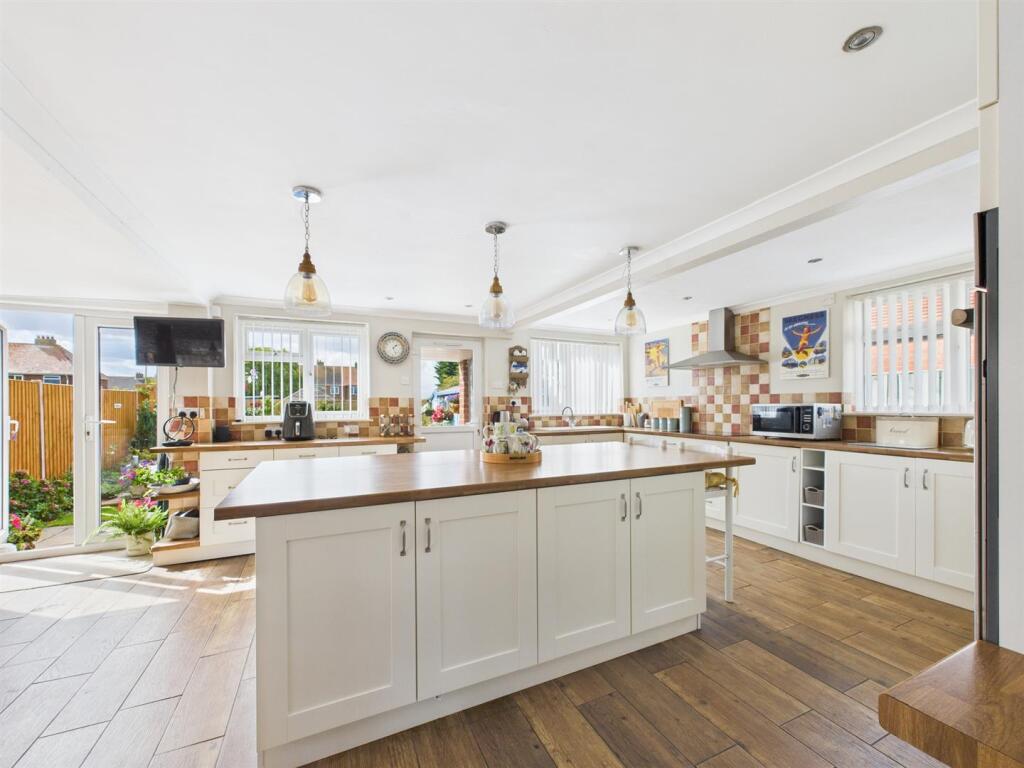 Open Plan Kitchen/Dining Room