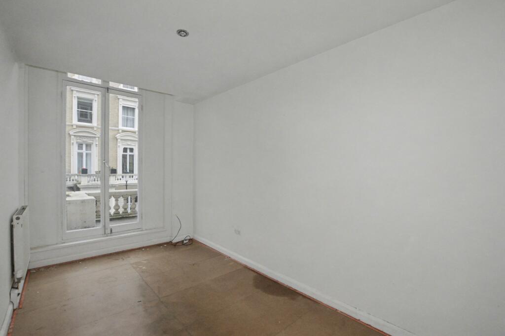 Flat 3, 36 Clanricarde Gardens, Notting Hill Gate, London, W2 4JW