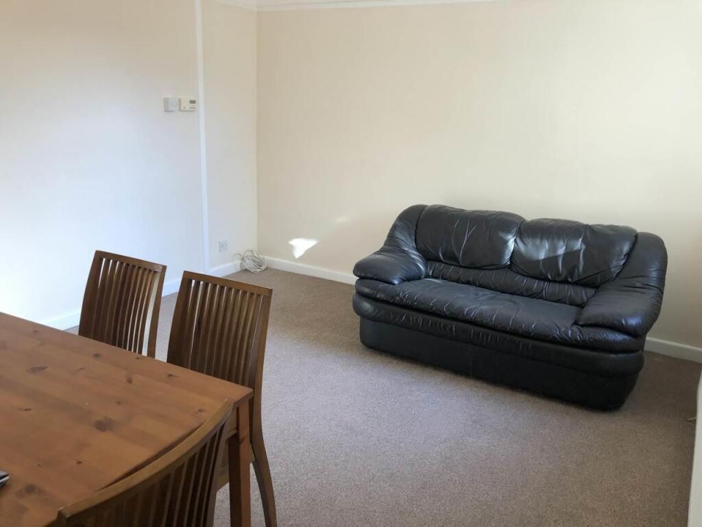 dining room pic 4.jpg