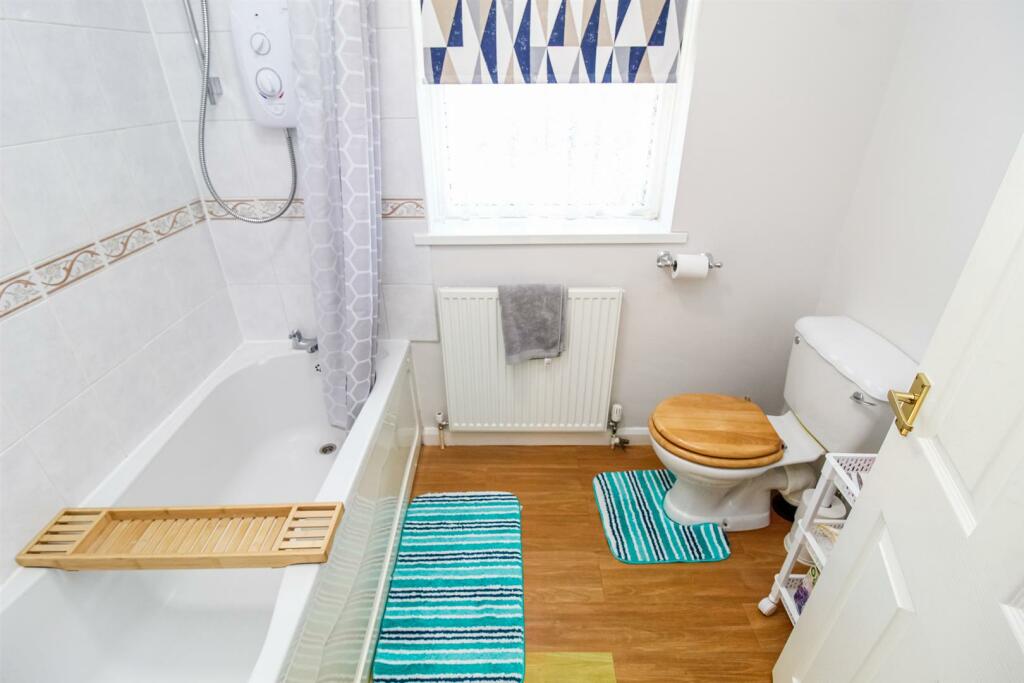BATHROOM/W.C.