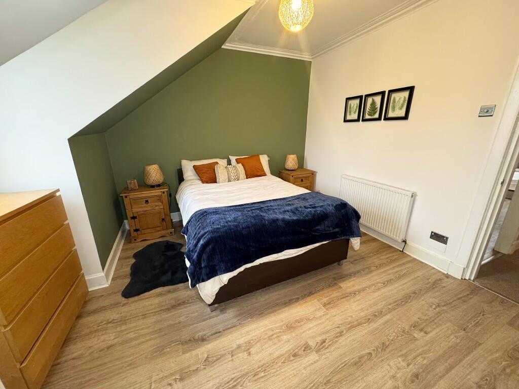 Bedroom 1 (2)