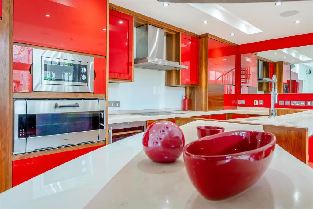 8654181-interior23.jpg