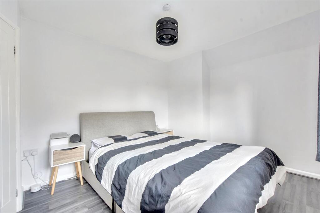 Bedroom One (2).jpeg