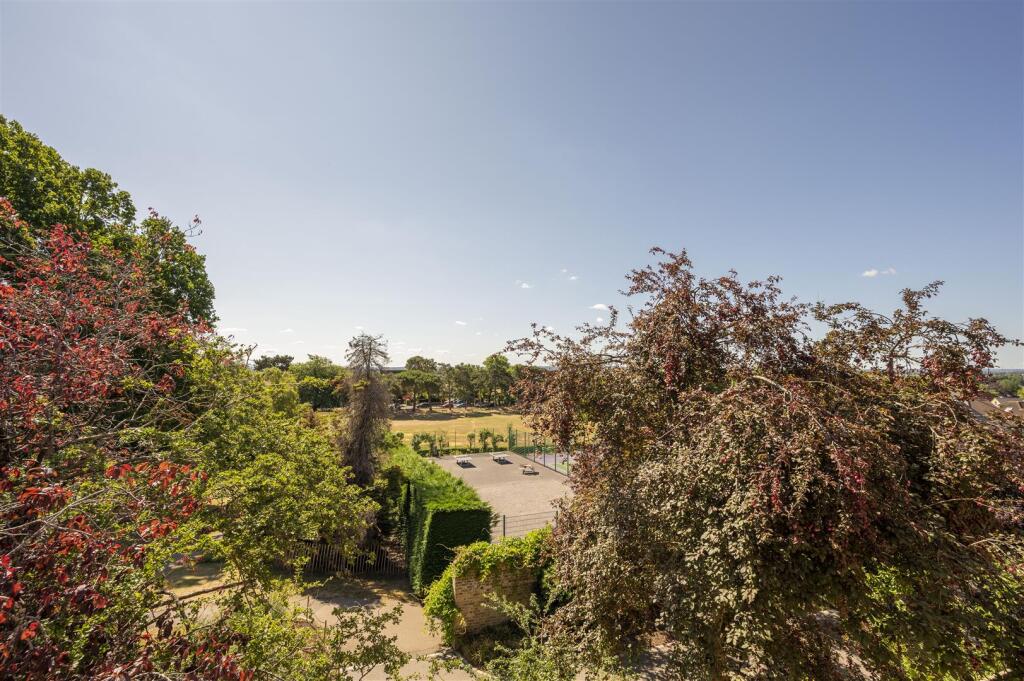 3, Holland Court,9.jpg
