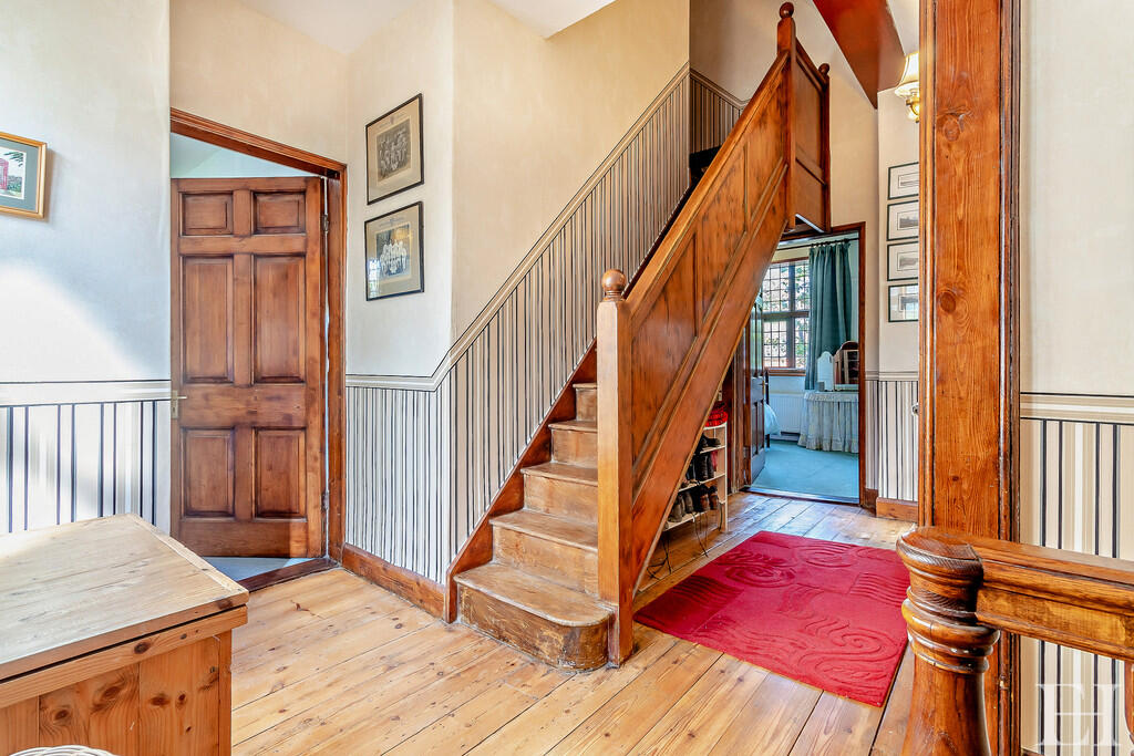 8646346-interiorW...