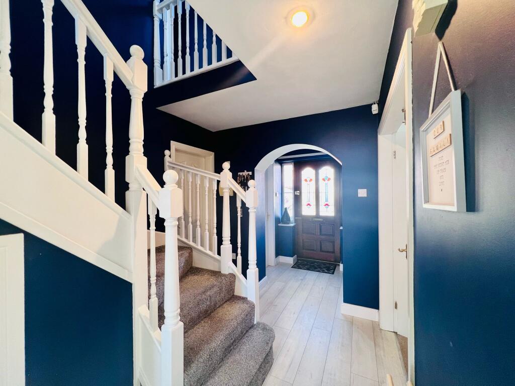 HALLWAY (3).jpg