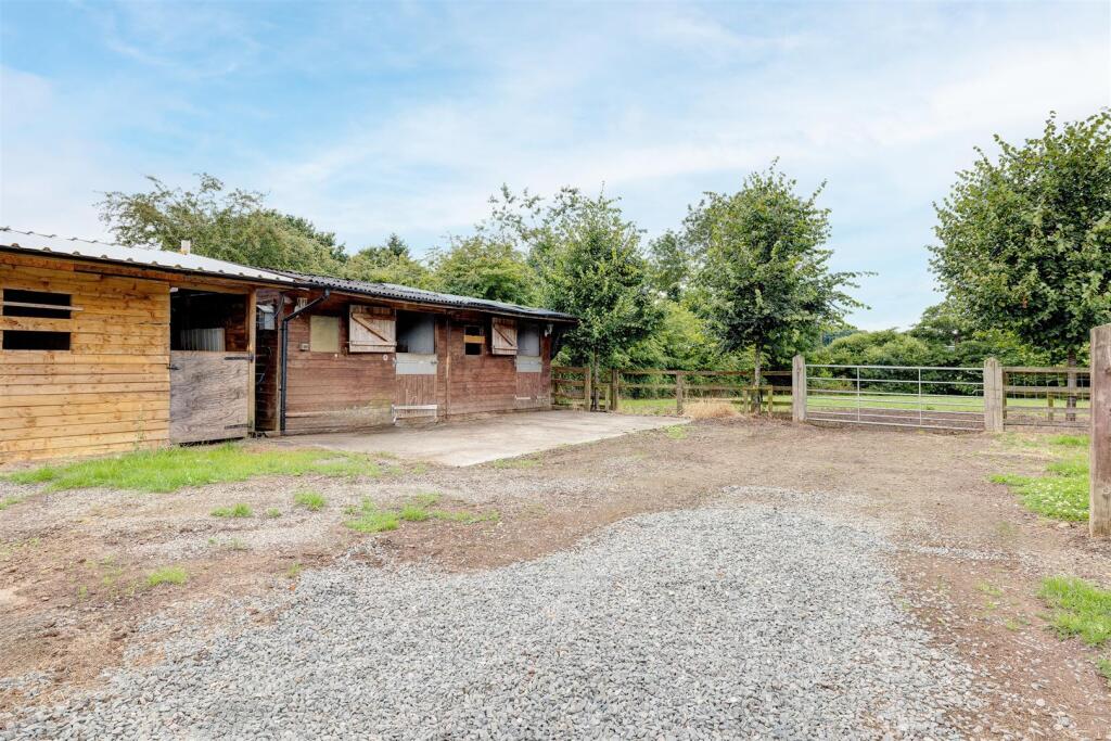 Merrylees Road, Thornton