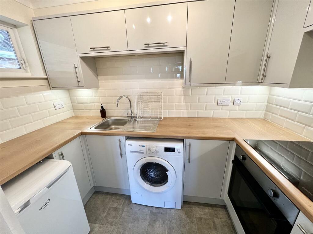 Cameo Court -- Kitchen.jpg