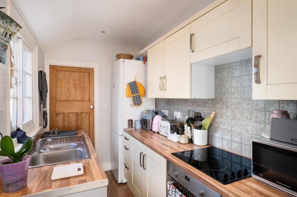 250318-3104 Kitchen.jpg