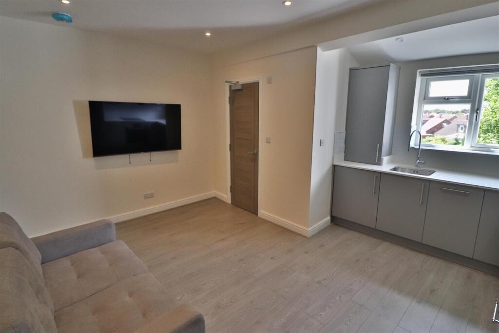 KITCHEN LIVING AREA