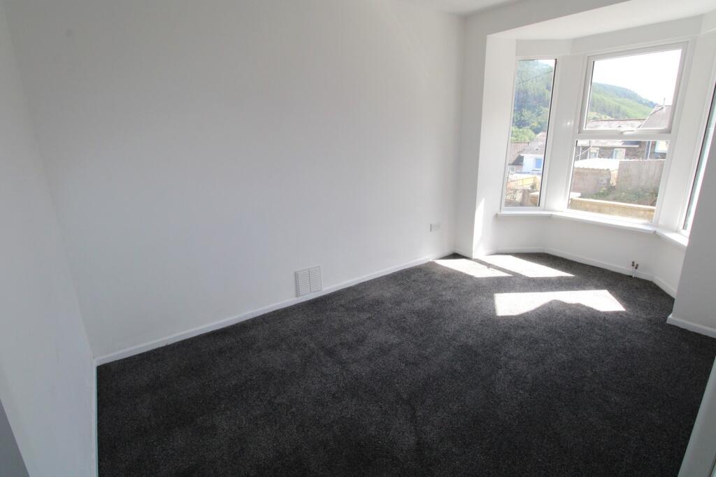 Sitting Room/Dining Room