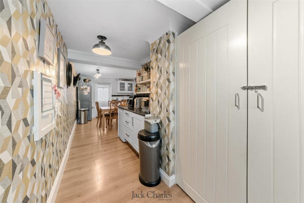 41 Lower Green 20.jpg