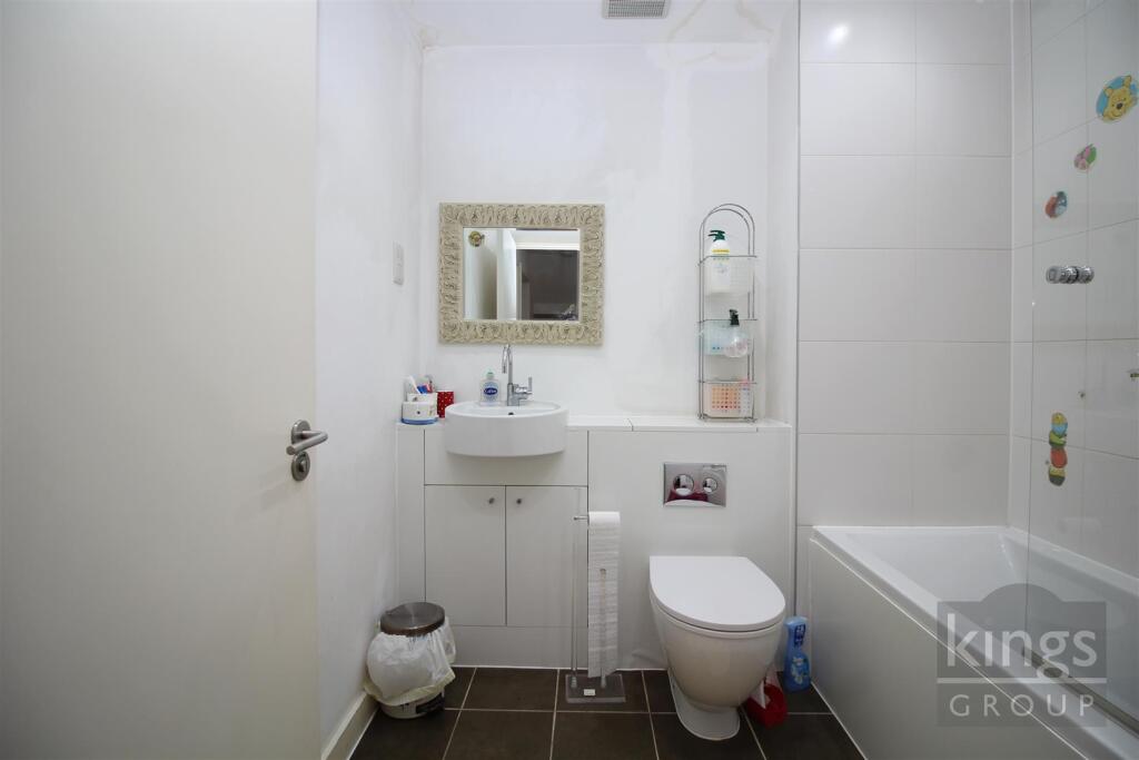 Family Bathroom .jpg