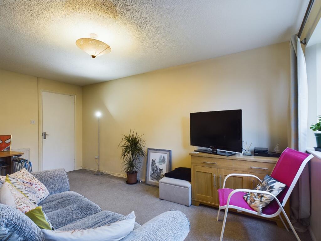 CAM01740G0-PR0329-STILL009