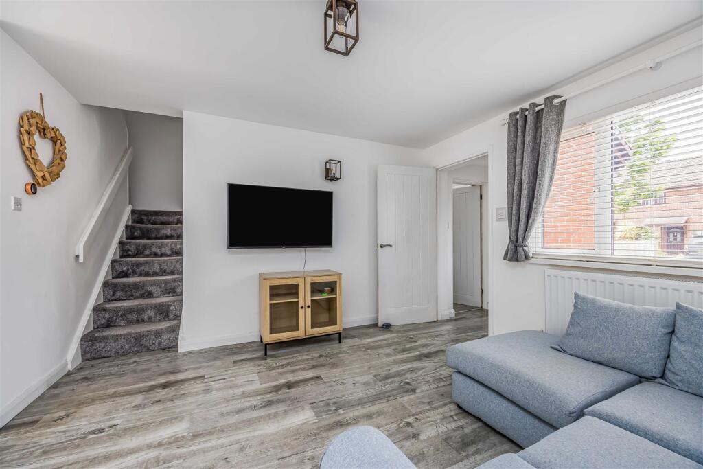 100 Fathoms Reach, Hayling Island-Small-PorticoMar