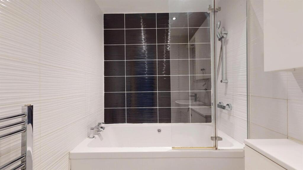 37BCRbathroom3.jpg