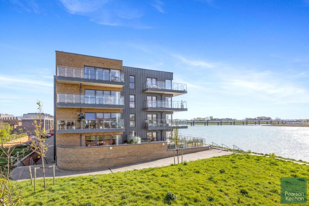 Oystercatcher Apartments, Flat 9-022.jpg