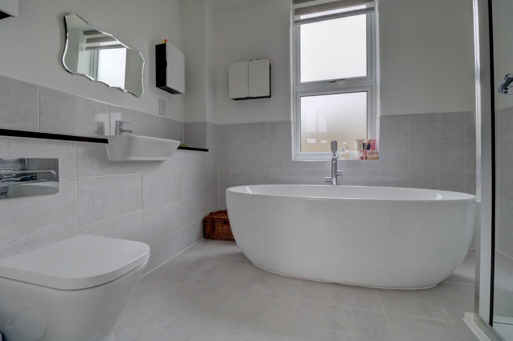 Bedroom One en-suite