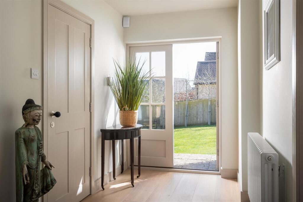 21 - Swingletrees - GL54 1DT - Full.jpg