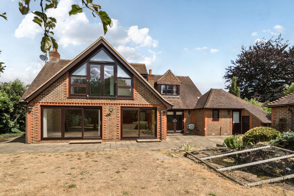 1314832-31-686bae...