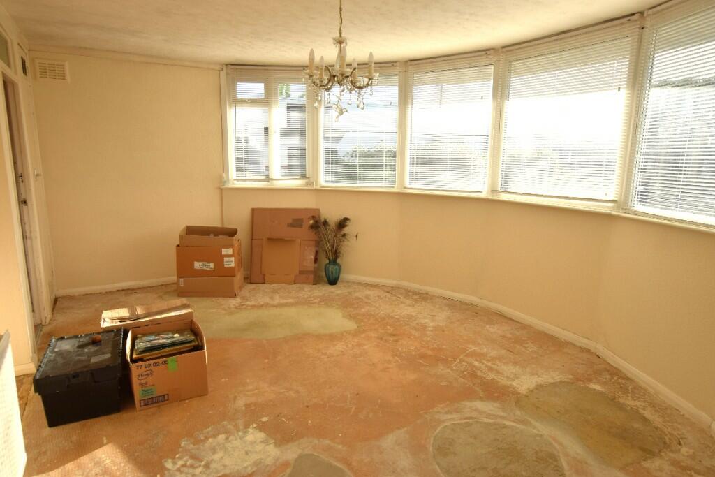 Semi Circular Lounge