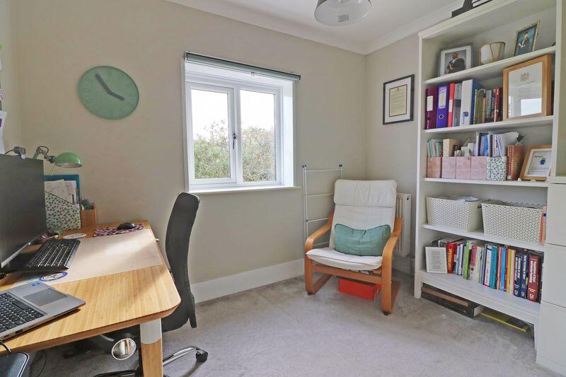 Bedroom 5/Home Office