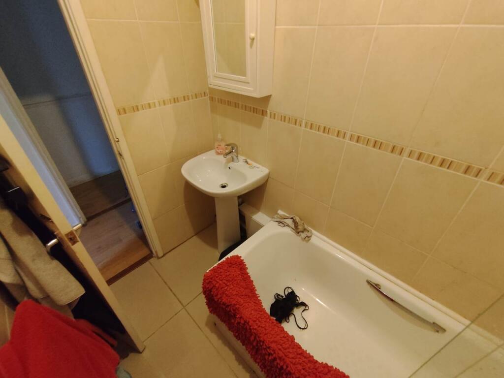 Ground floor bathroo