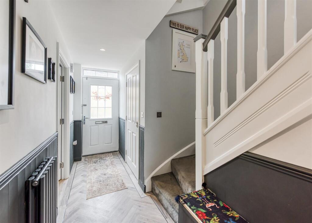 43 Henry Fowler Drive-02.jpg