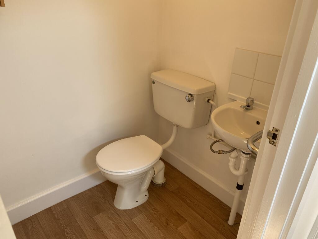 Cloakroom/wc