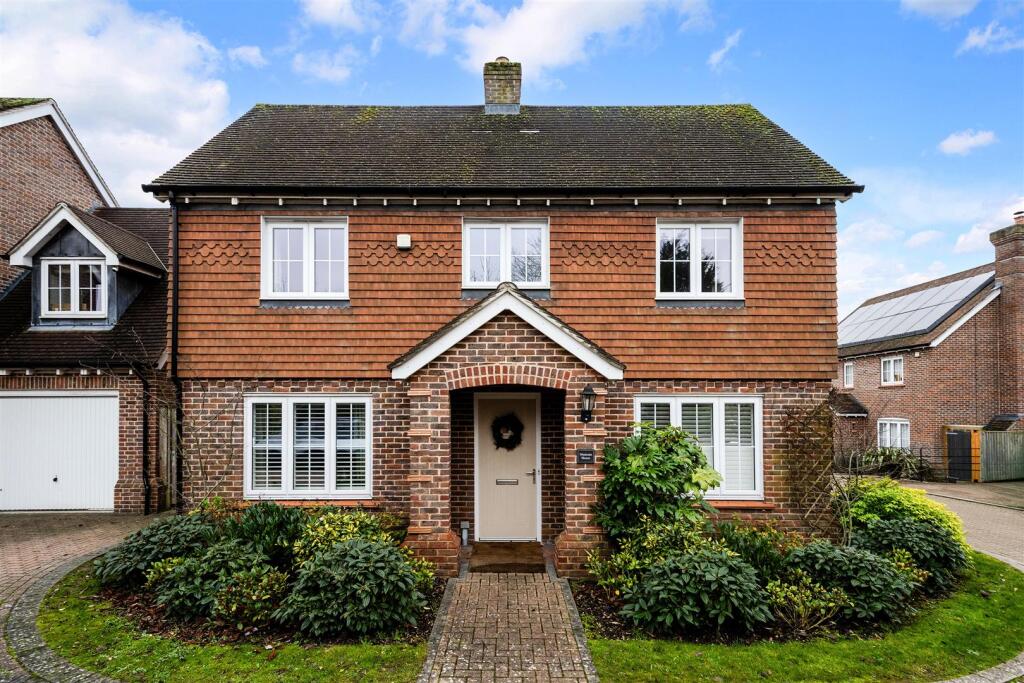 WOODLANDS CLOSE (18).jpg