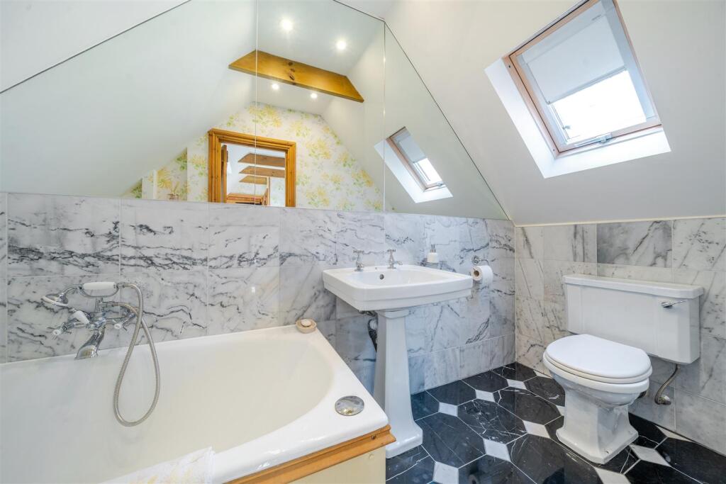 Ensuite.jpg