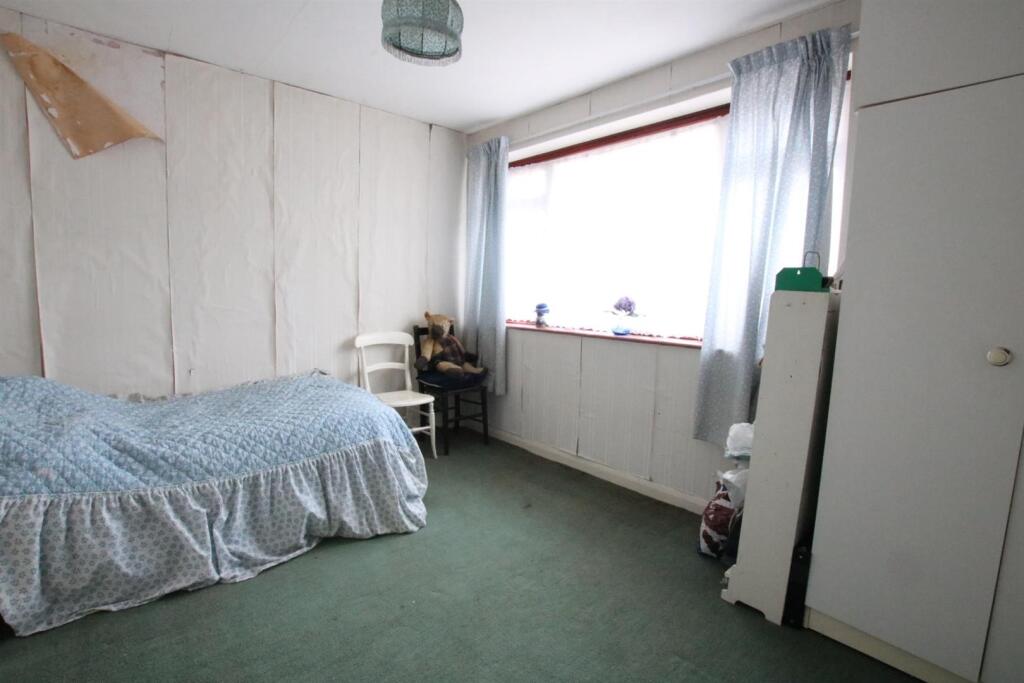 bedroom 3.JPG