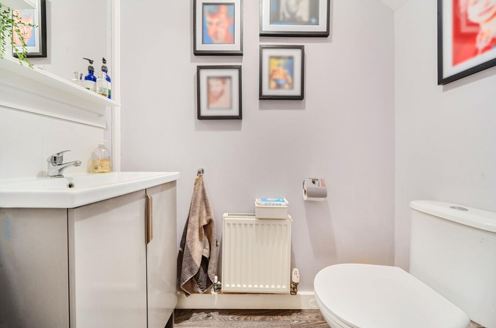 1384972-12-6928c830ea4c0