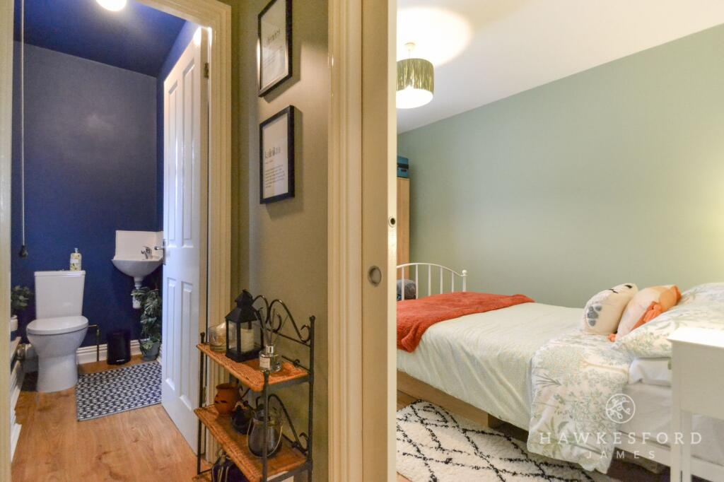 Park Road, Sittingbourne - First floor w.c