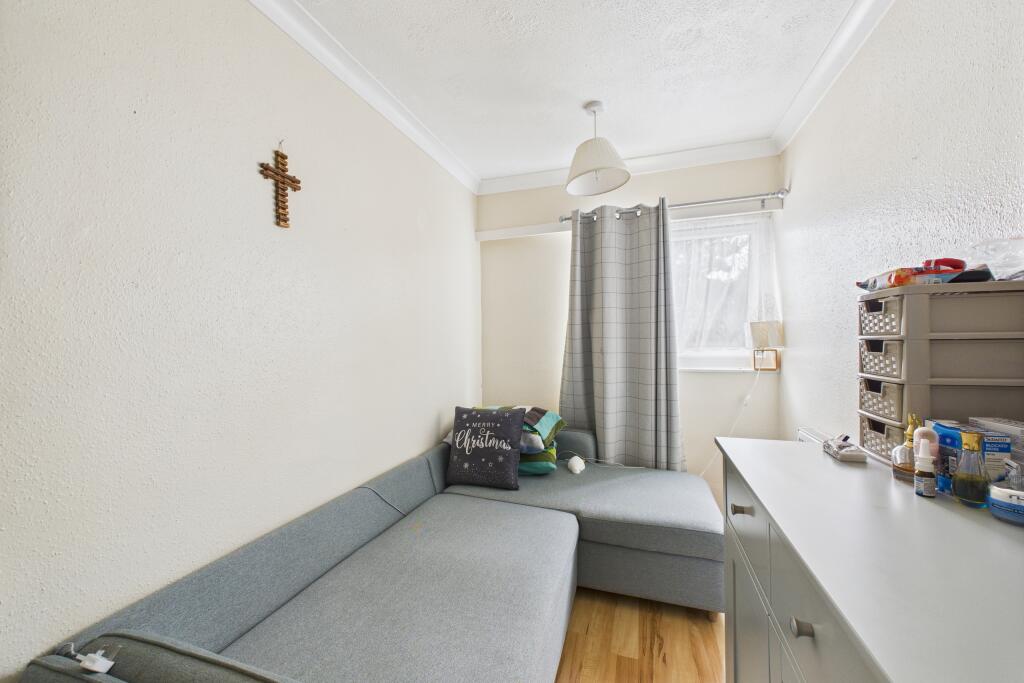 CAM05454G0-PR0033-STILL010