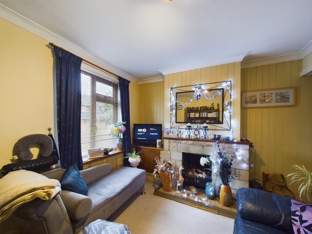 CAM01740G0-PR0331-STILL011