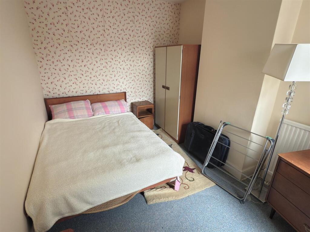 BED 2.jpg