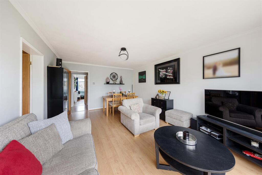 Chingford Avenue, E4