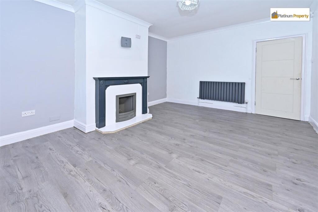 Broadway, Meir, ST3 5LG