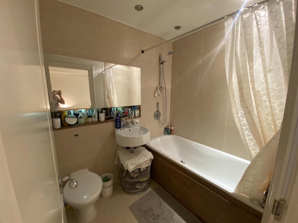 Great Hall, bathroom, Eden Harper Battersea