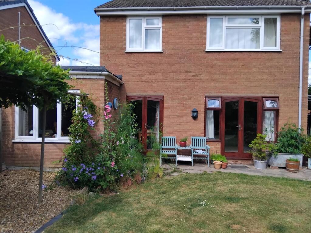 1 Elkins Close, Yelvertoft