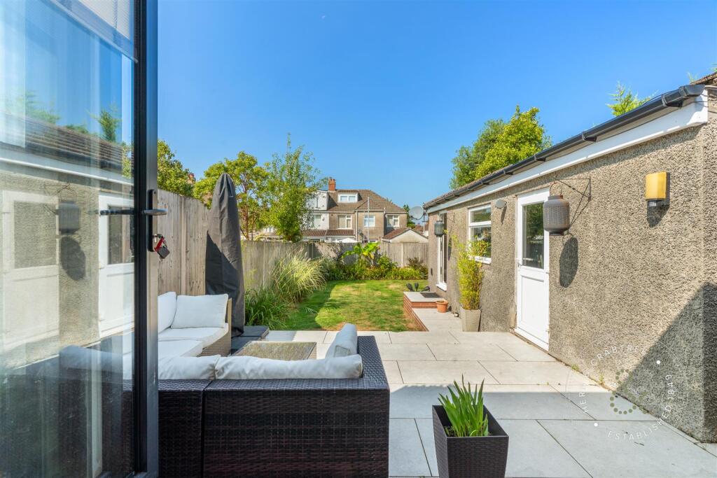 St Brioc, Hern Crabtree (13).jpg