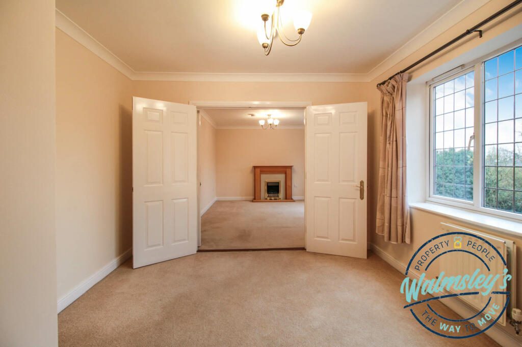 Sitting room fro dining room