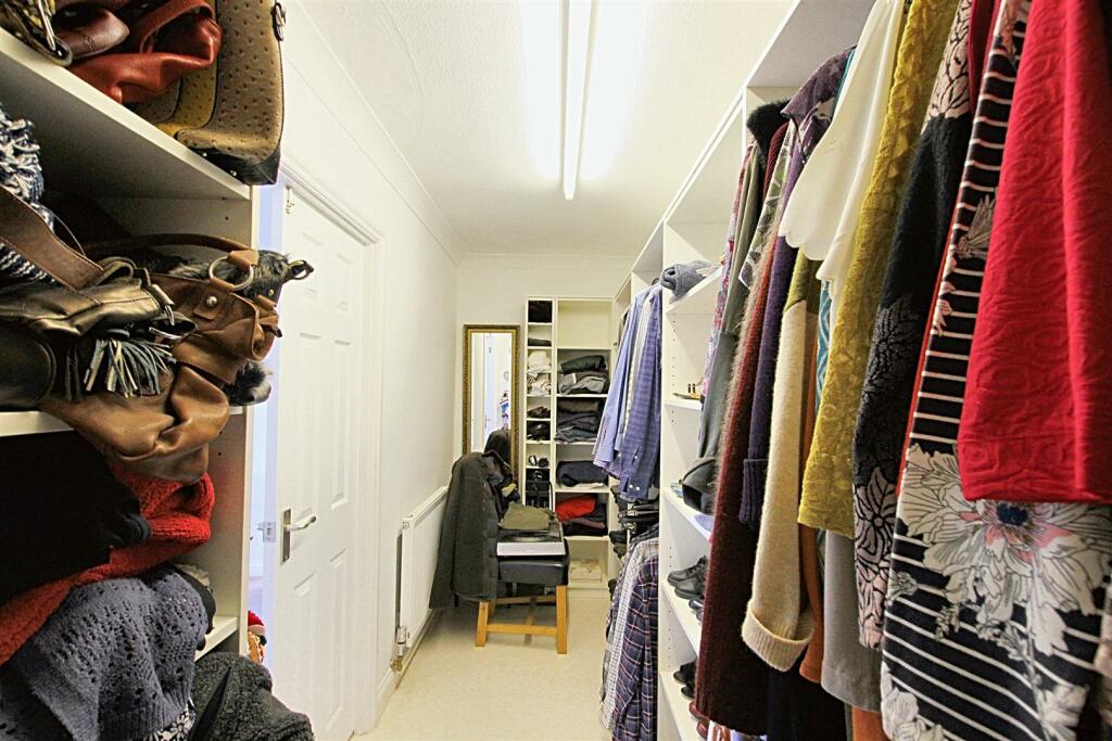 walk in wardrobe