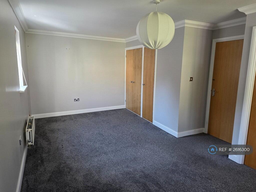 Master Bedroom Pic 2