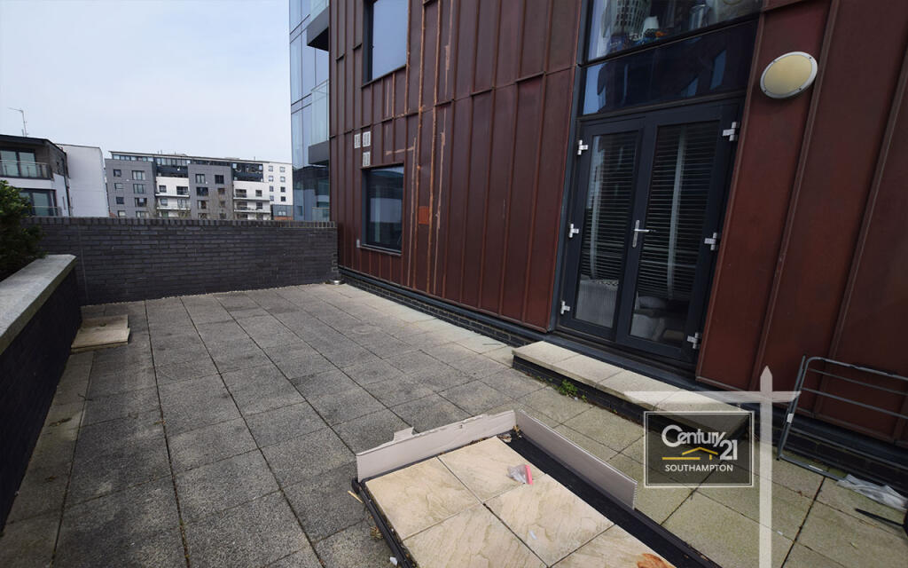 PRIVATE COURTYARD | PIC 1