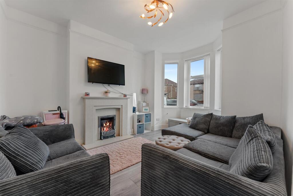 200 Warrington Road lounge.jpg