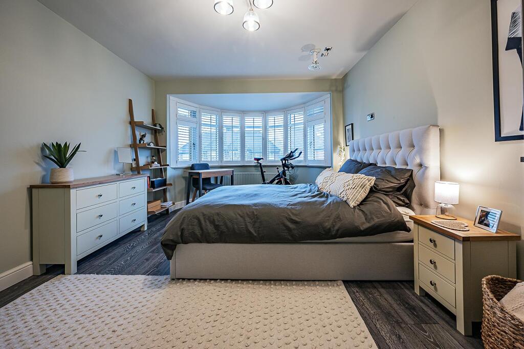 22MilvtnRdKnwBd21s copy.jpg